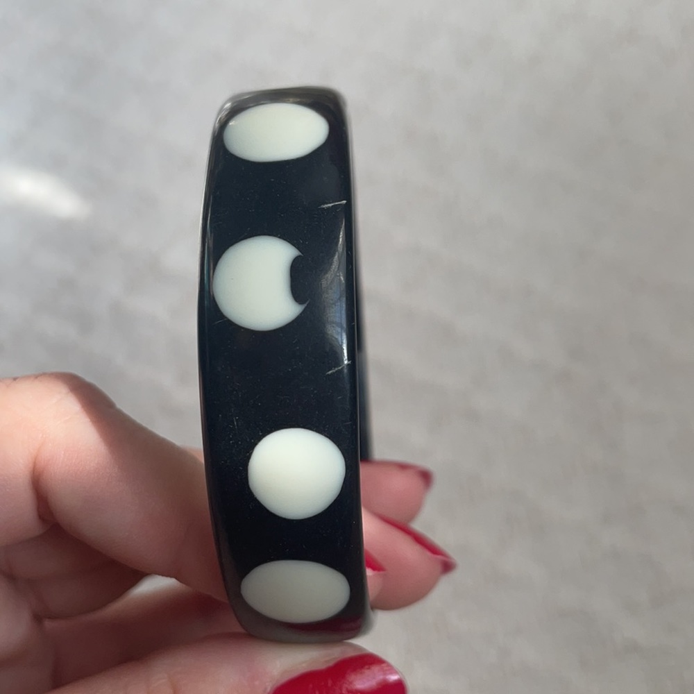 Mod Plastic Bangle - Picture 5 of 7